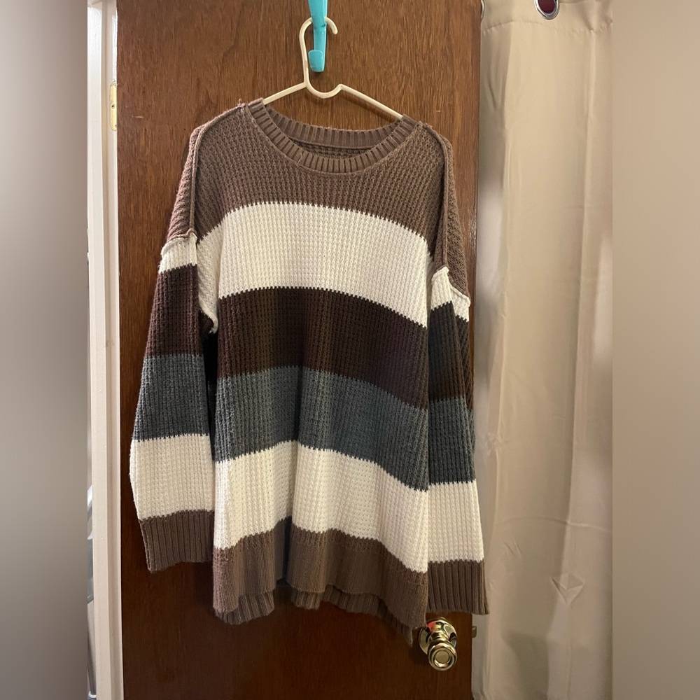 SO 1XL Sweater
Great condition